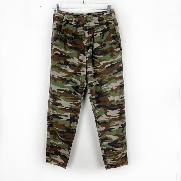 forever 21 Green Camo Print Jeans Pleated XS - Picture 1 of 11